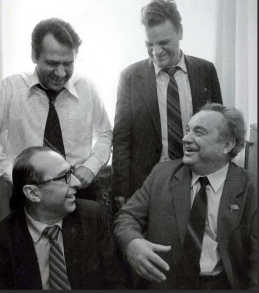 Виктор Макеев с коллегами, фото из архивов ГРЦ имени Макеева