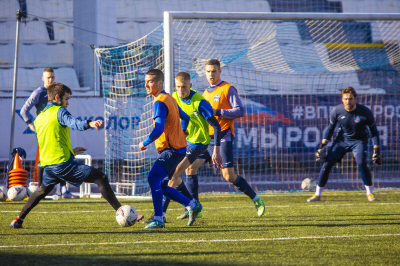 Челябинск авангард курск. ФК Челябинск. Авангард Челябинск.