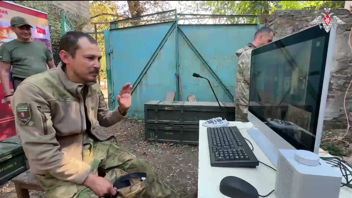    В зоне СВО прошел телемост военнослужащих с родственниками из Башкирии
