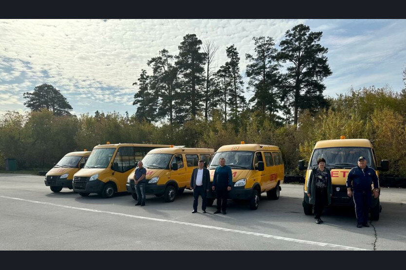 Новые школьные автобусы. Источник: 1line.info Автор фото: Пресс-служба правительства Новосибирской области
