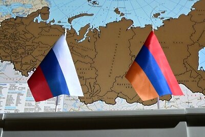    Государственные флаги России и Армении. ©Владимир Трефилов РИА Новости