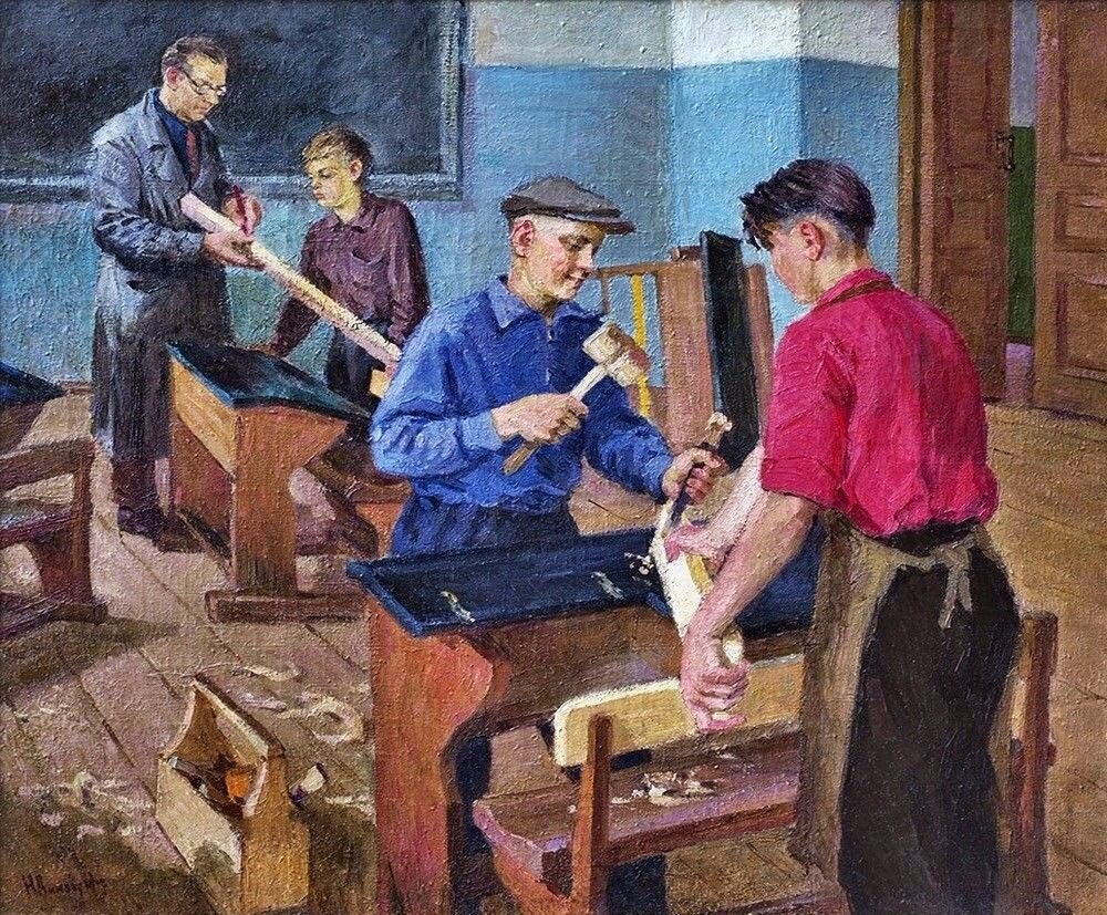 У моего сына всё есть: рабочий фартук, защитные перчатки и очки, маска FFP3, инструменты, паяльник. А делать ничего не предлагают. Одна писанина и поделки уровня начальной школы на уроках.