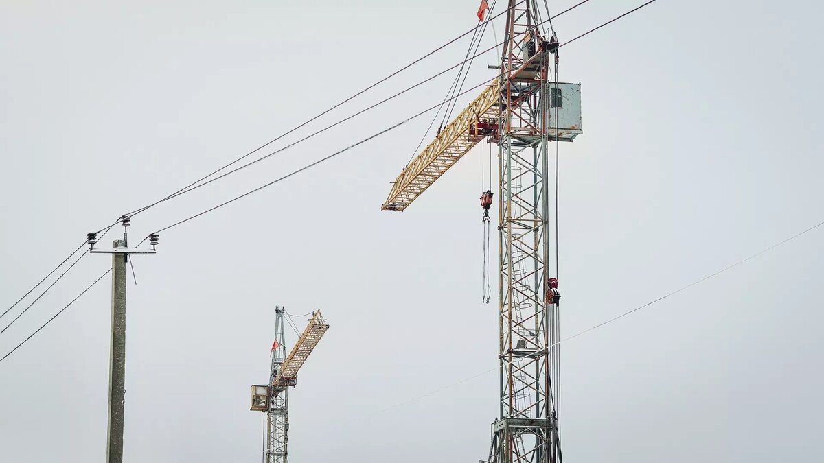     Пока в ведомстве есть только простой зам, исполняющий сейчас обязанности начальника.