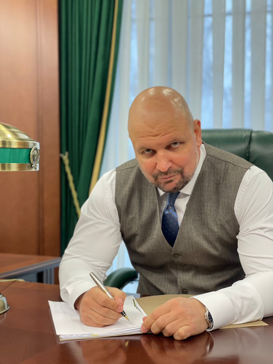 Афонский Сергей Николаевич, стаж работы судьей и заместителем председателя районного суда по гражданским делам 10 лет