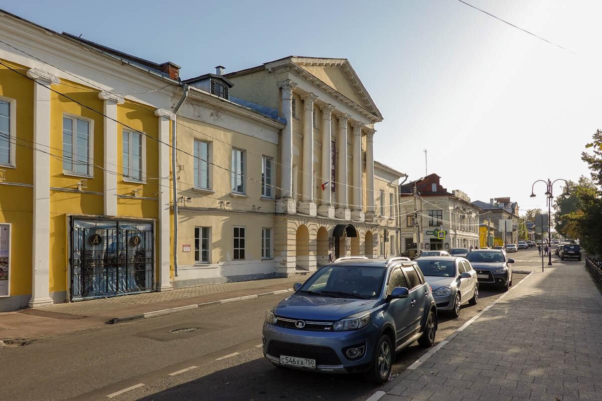 Красногвардейская улица, 2