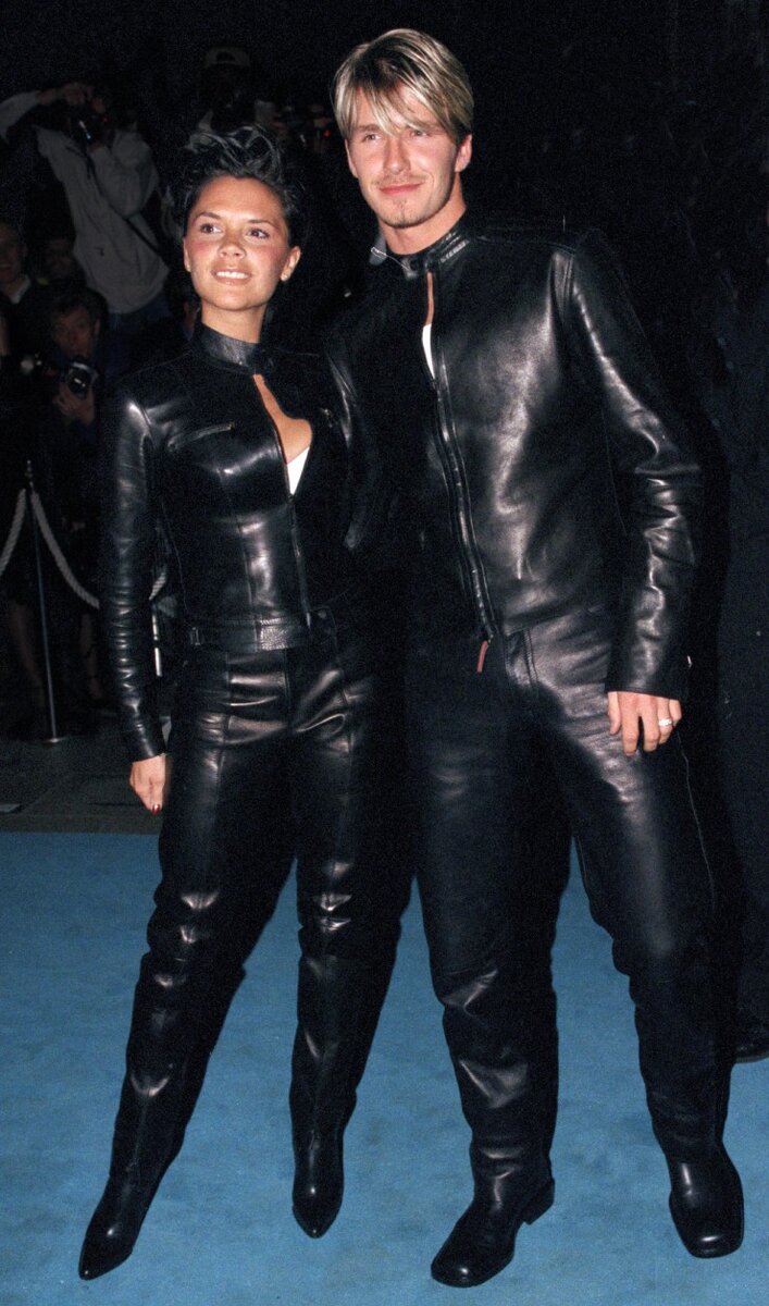    Виктория и Дэвид Бекхэм на вечеринке бренда Versace, 1999GETTY IMAGES