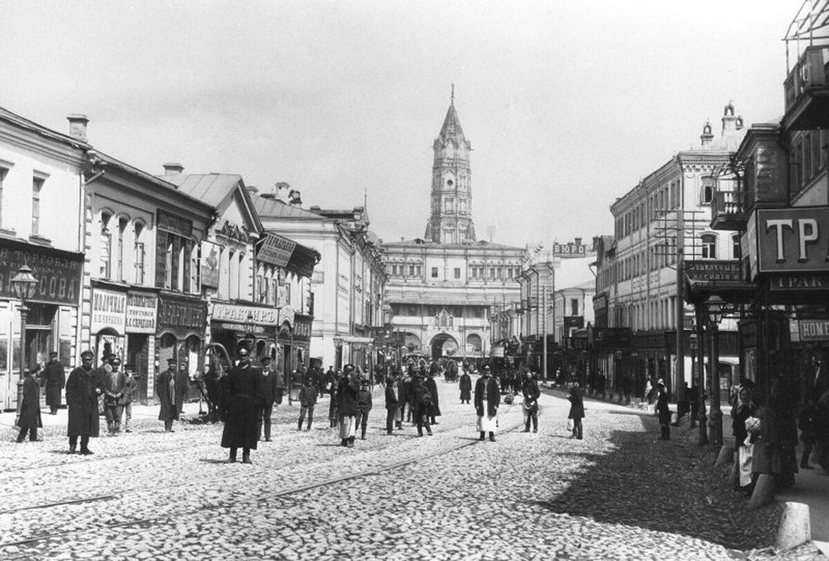 В старой Москве, как и во многих других городах мира, существовали бордели — места, где скрывались тайны и вульгарщина.-3