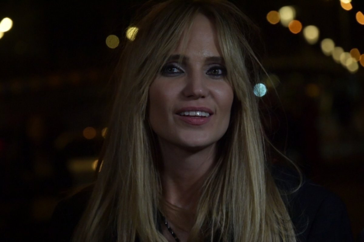    Певица Глюкоза вернулась в Москву из Израиля