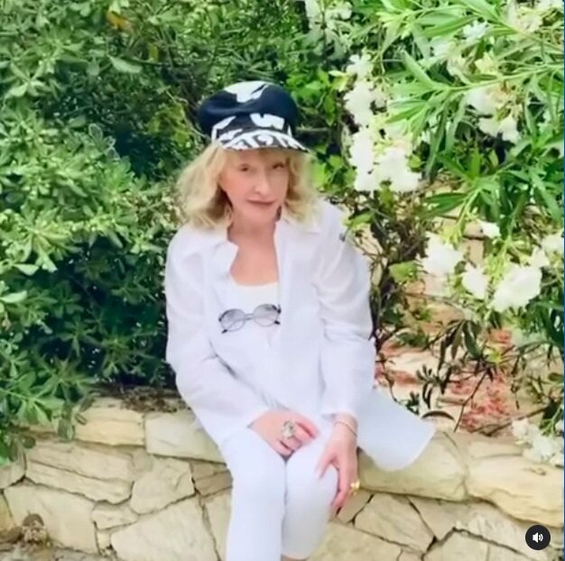 Алла Пугачева 2022. Останкино Алла Пугачева. Надпись Алле Пугачевой на Останкино. Оскорбление Аллы Пугачевой на Останкино.