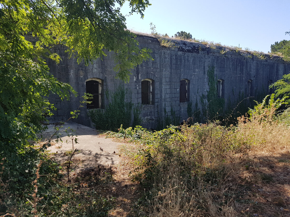 Вид на форт с северной стороны.