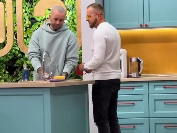 Новенькие парни. Источник: соцсеть