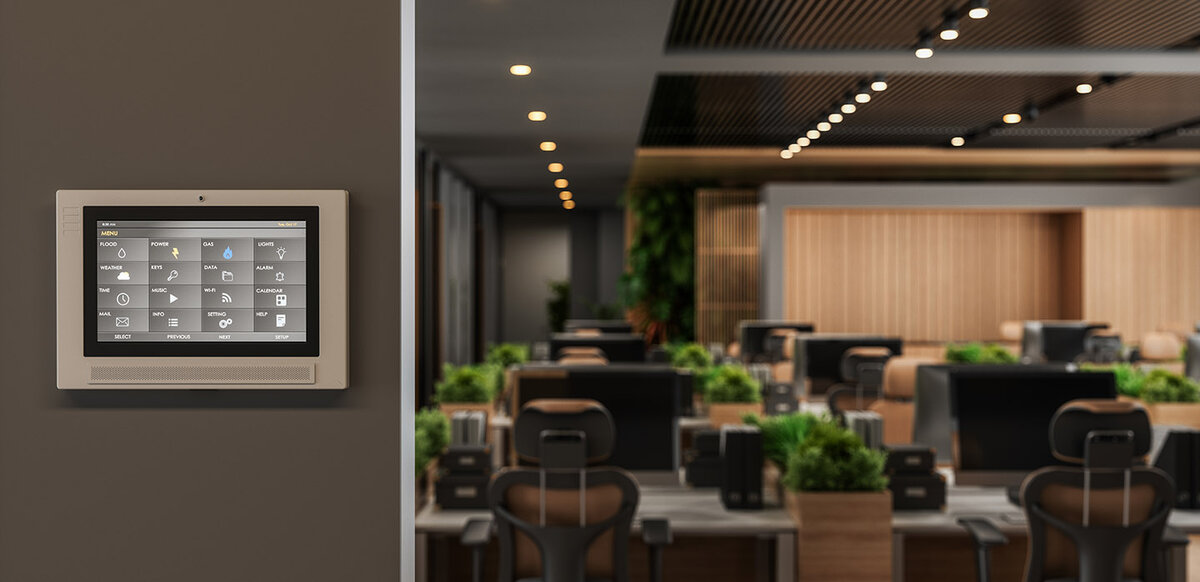 В "Умном офисе" сенсорные панели объединяют множество функций и выполняют роль интерактивного средства управления.