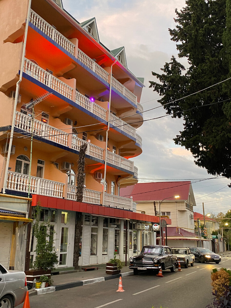 Улица Ульянова, где расположена гостиница 