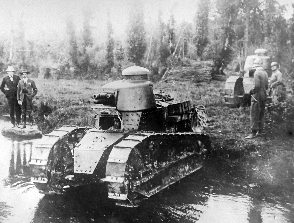 Renault FT в самой массовой конфигурации, с литой башней Berliet-Girod и 37-мм пушкой SA 18.
