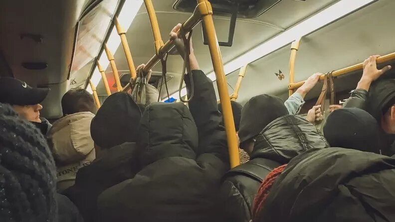     Тюменцы, которым часто приходится передвигаться по городу на общественном транспорте, скоро смогут сэкономить на своих поездках. Особенно это будет актуально для тех, кто ежедневно вынужден добираться до места с пересадками.