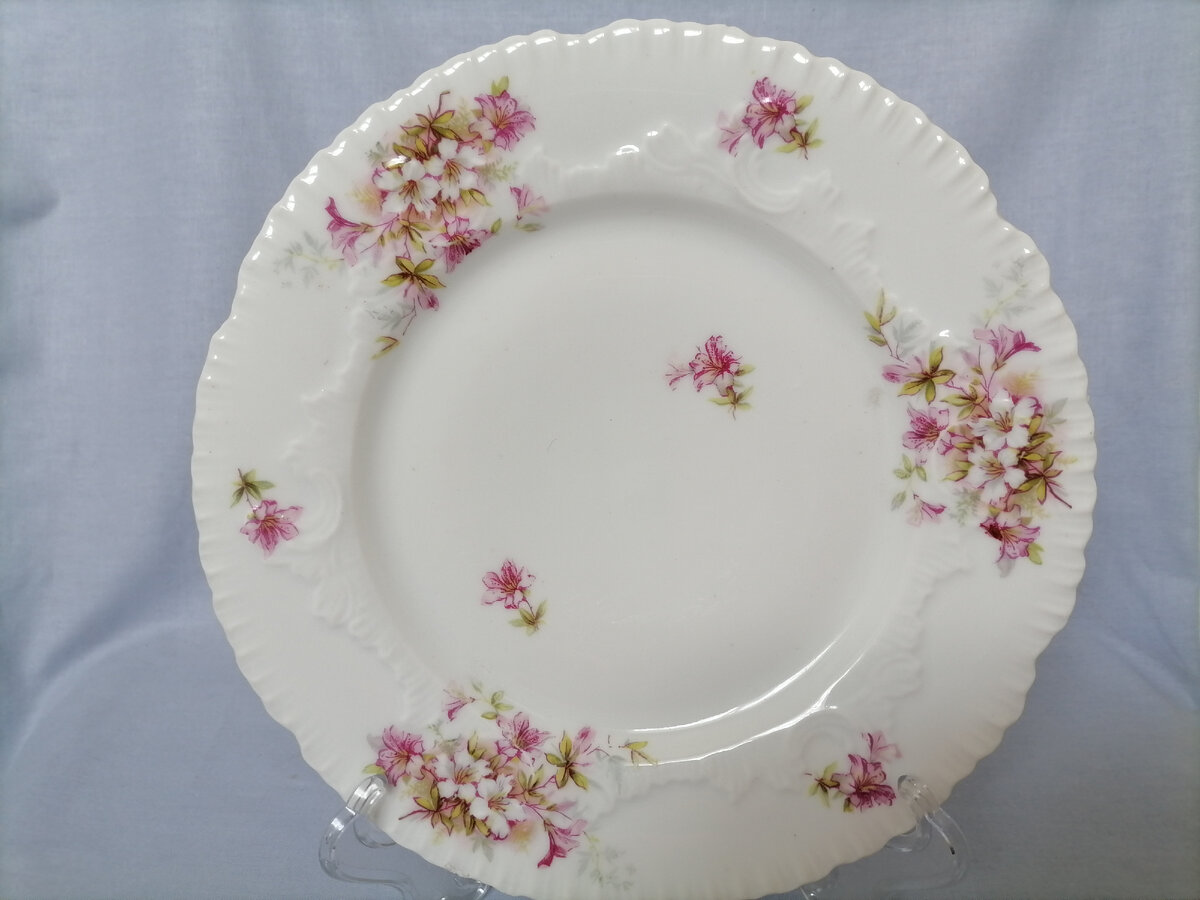 Фото автора. ТД Великанова. Диаметр 24,, 5 см. Деколь.