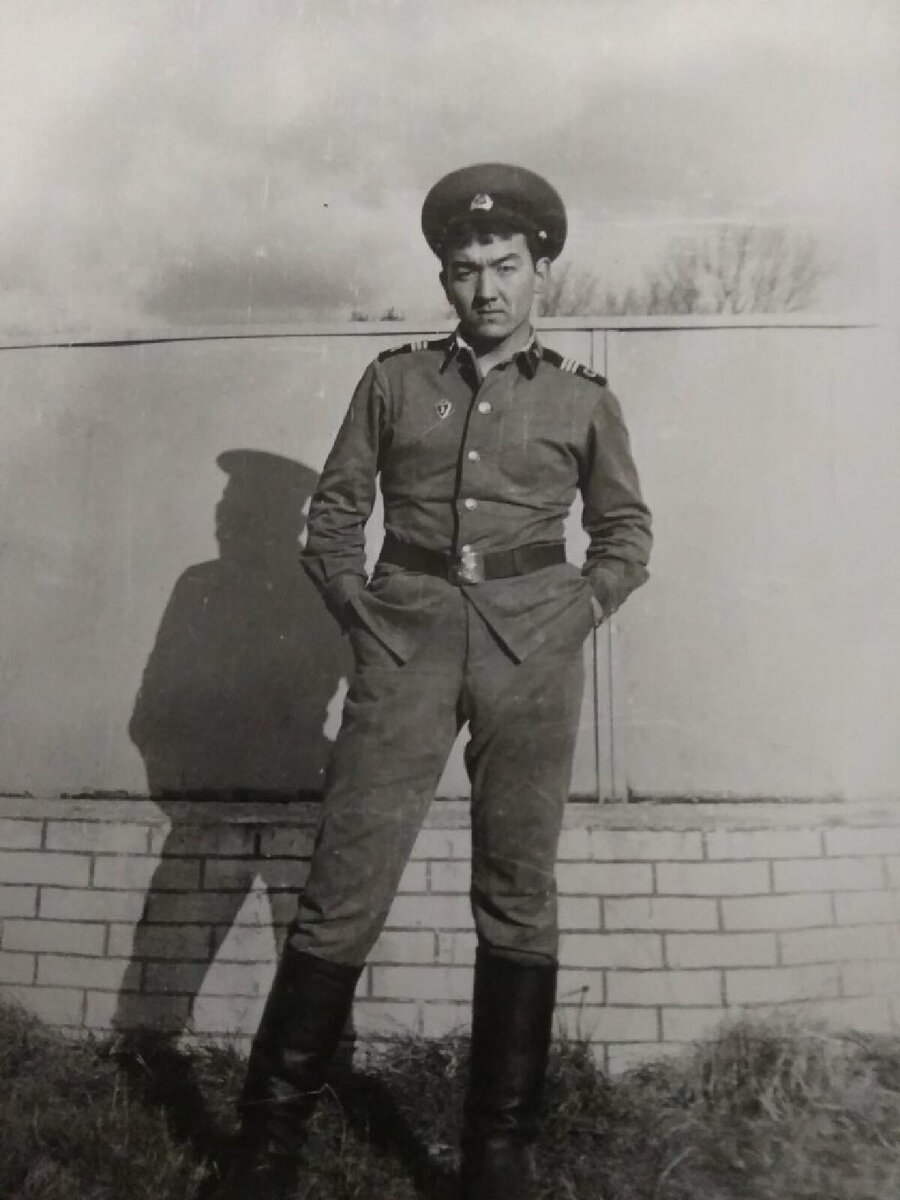 пока ещё сержант Кабденов...