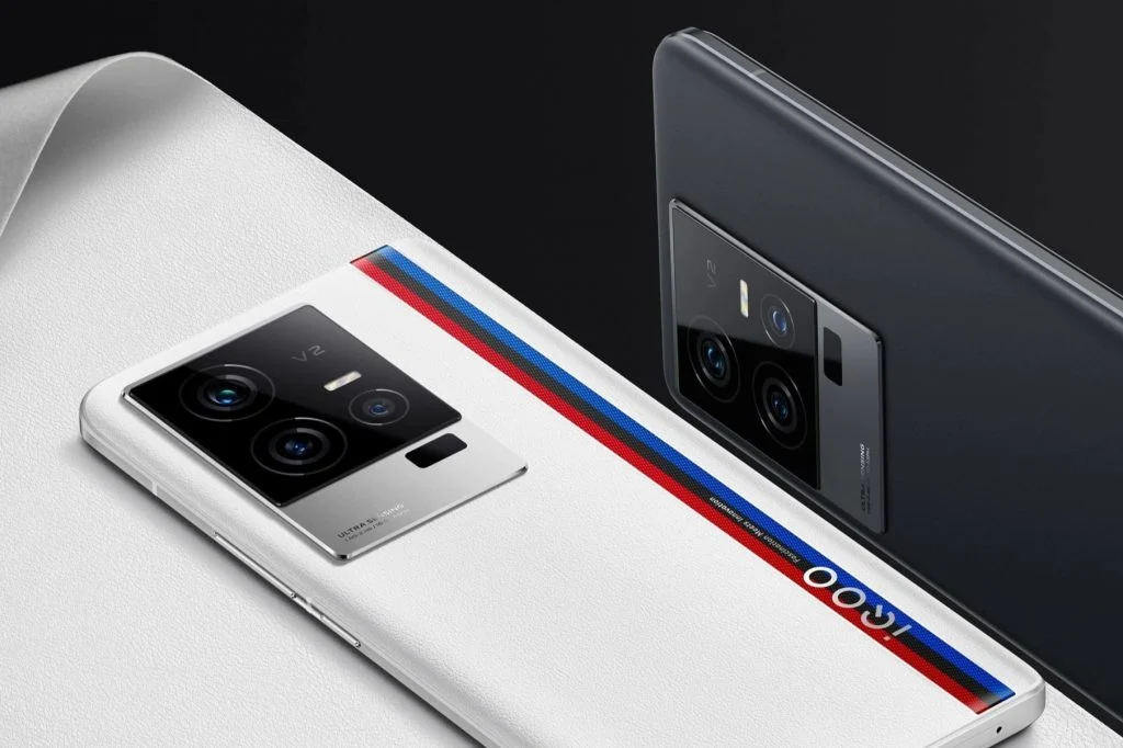 Смартфон iQOO 11. Источник изображения: www.gizmochina.com