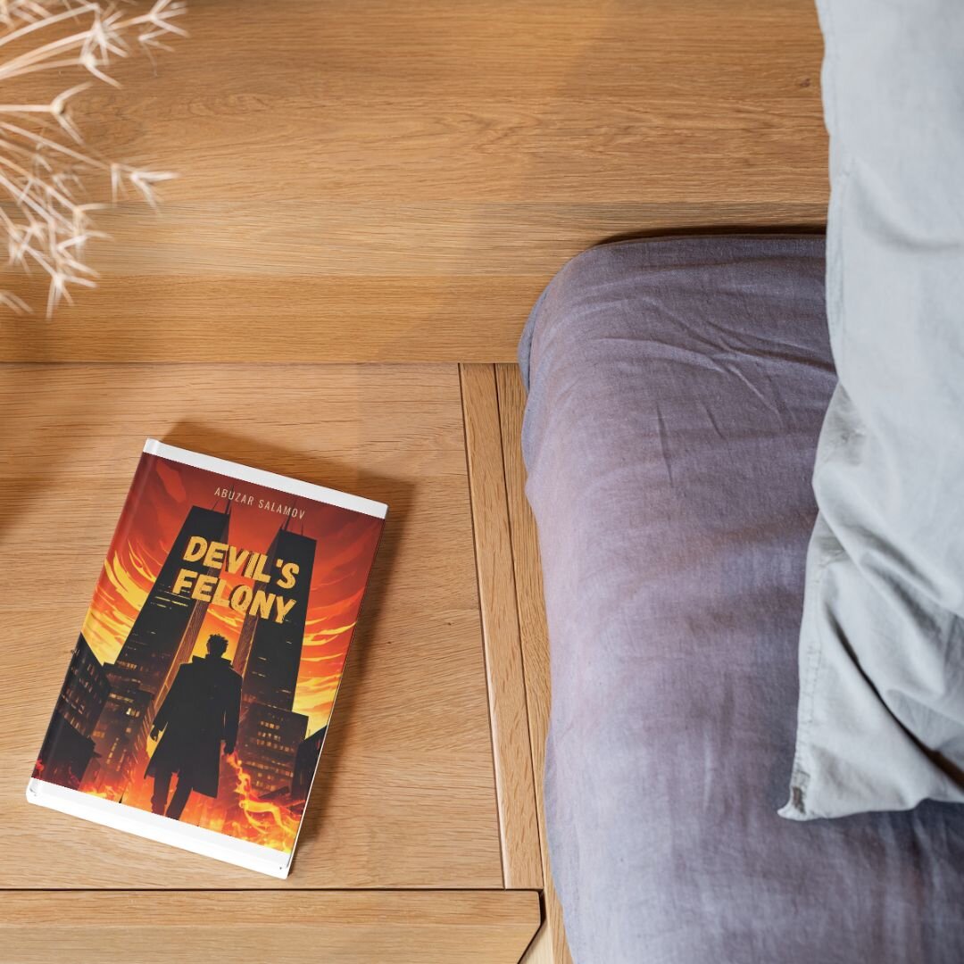 Книга "Фелония дьявола" на английском языке