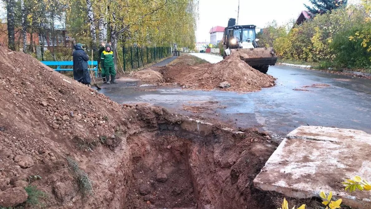     В Завьяловском районе Удмуртии при включении отопления произошли аварии на теплосетях, 11 многоквартирных домов остались без тепла. Об этом на своих страницах в соцсетях сообщил глава района Константин Русинов.