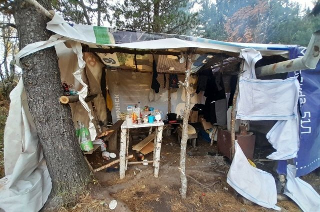    Потерпевшие и подозреваемый были не знакомы.