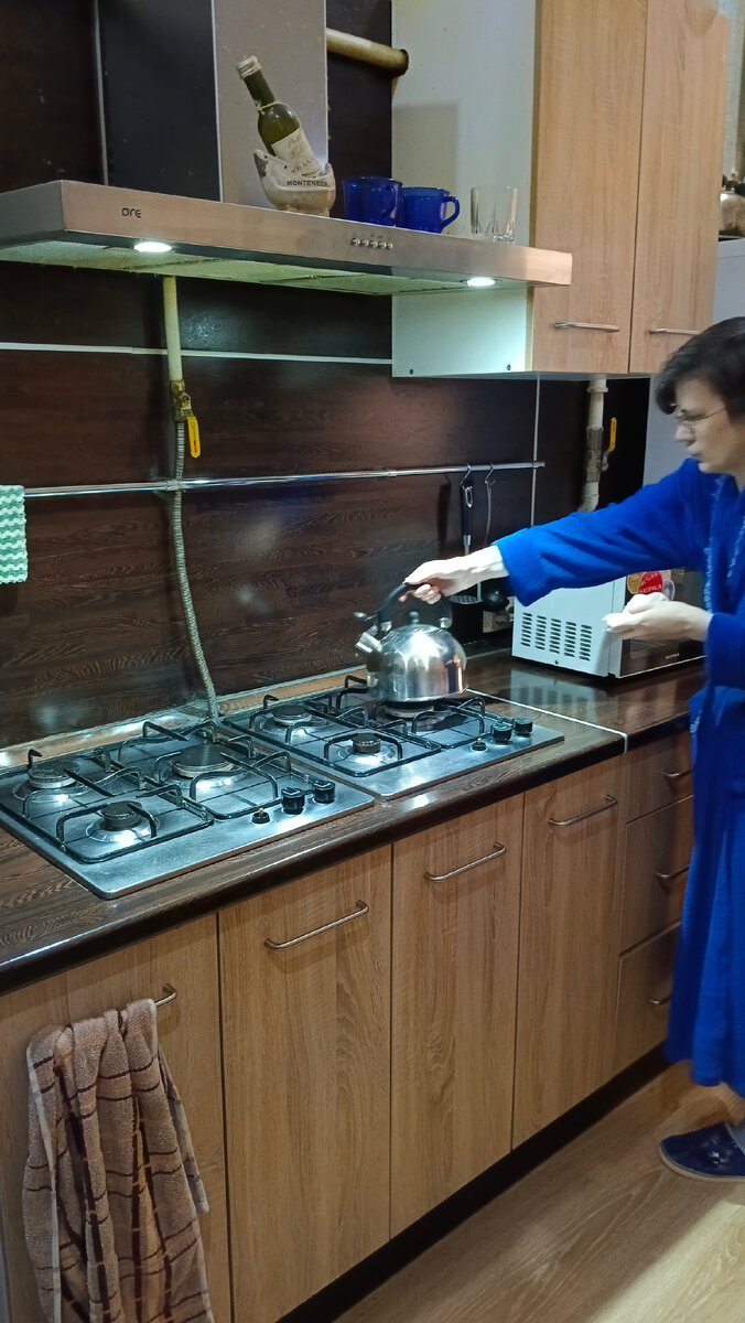 Попала Женя в кадр, когда хостел фоткала.