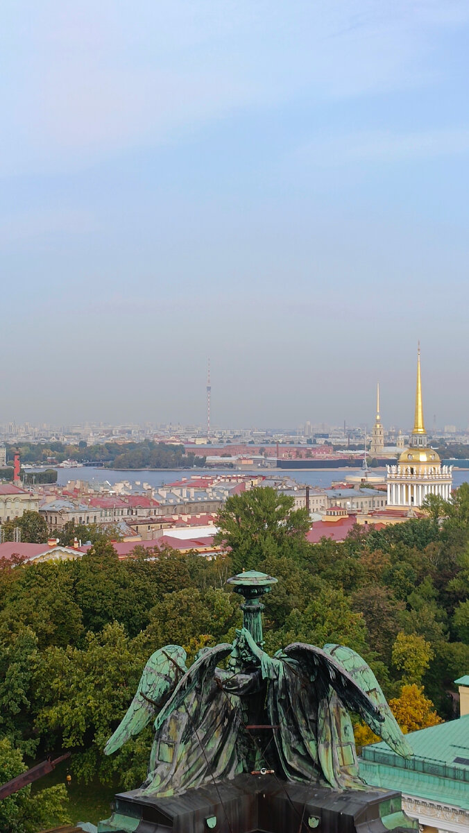 Город с колоннады Исаакиевского собора 