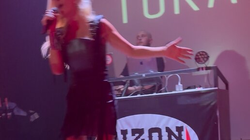 Певица, суперзвезда TORA | песен еще не написано, сколько, скажи ...