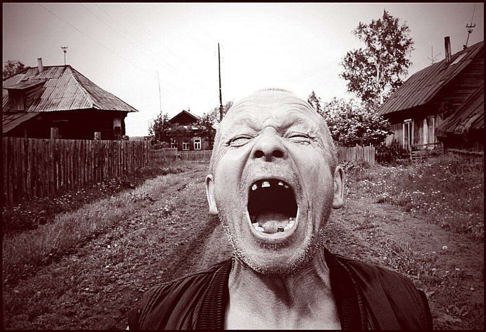 Алкоголизм - форма протеста против жизни. Фото Брюса Гилдена