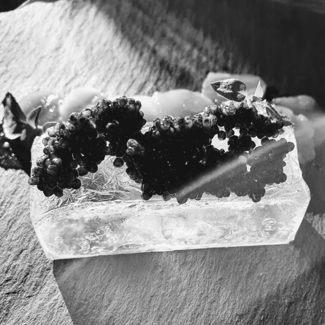 Рецепты этого хлеба есть на просторах интернета. Если решите приготовить  - не забудьте про икру)