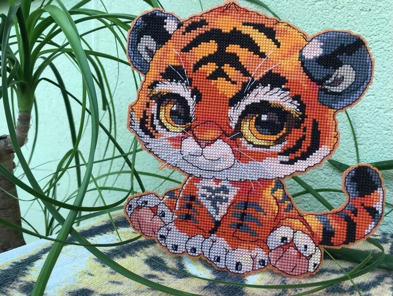 Вышитая работа по схеме «Тигренок»