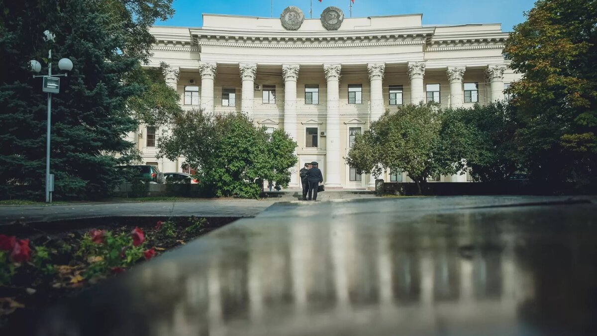     В бюджет Волгоградской области этого года снова вносят поправки, сообщает региональный парламент.