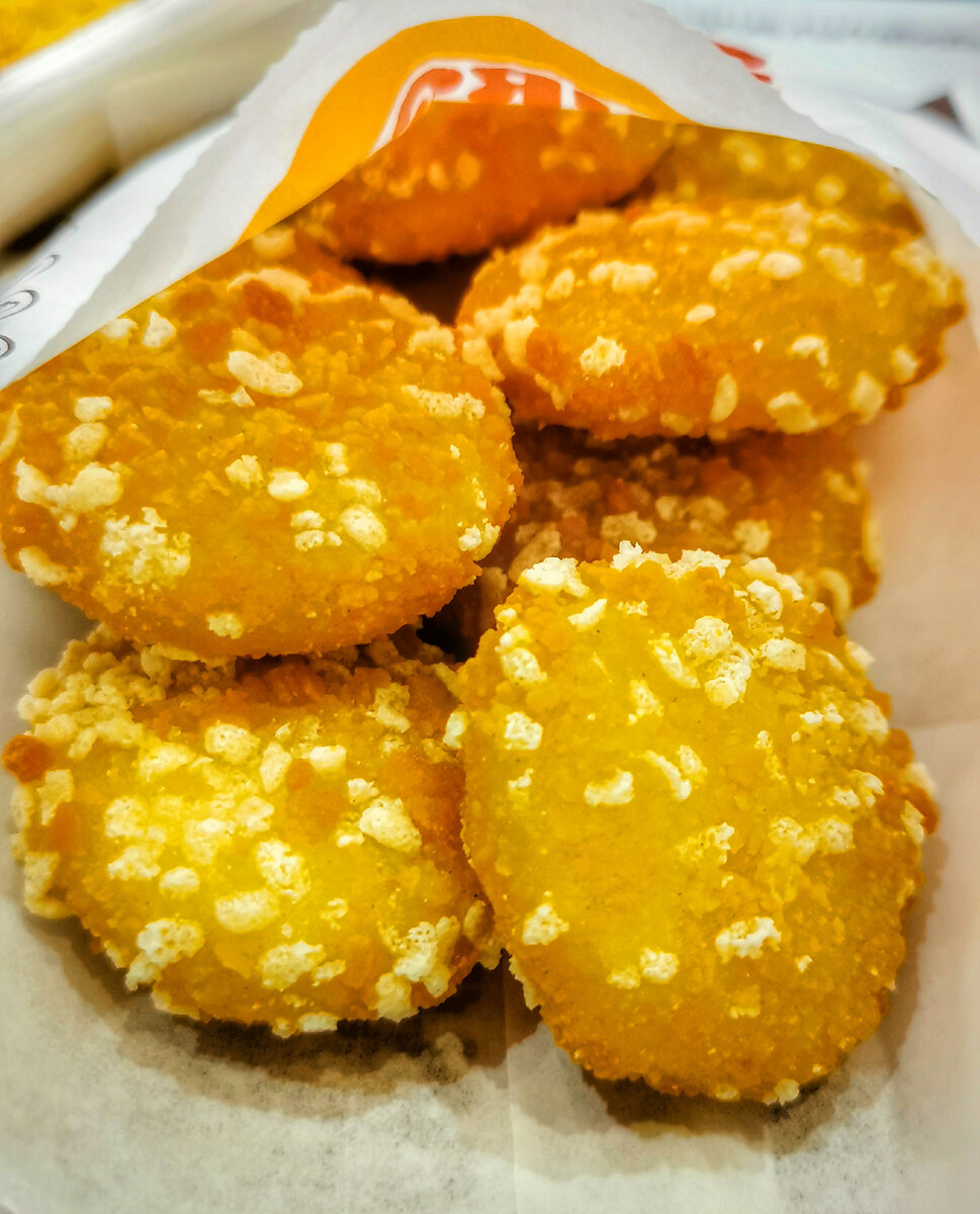 Сырные медальоны. Как им там, в пакетике,интересно?