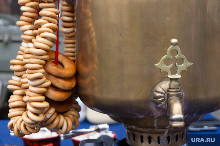    Уникальный самовар вернулся на родину спустя 270 лет