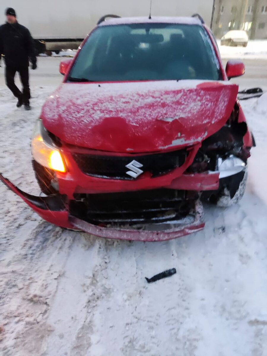 Автомобиль виновника после ДТП. К дате осмотра уже был сдан в ремонт