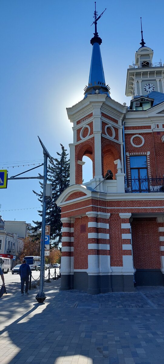 Потрясающее здание музея в Азове