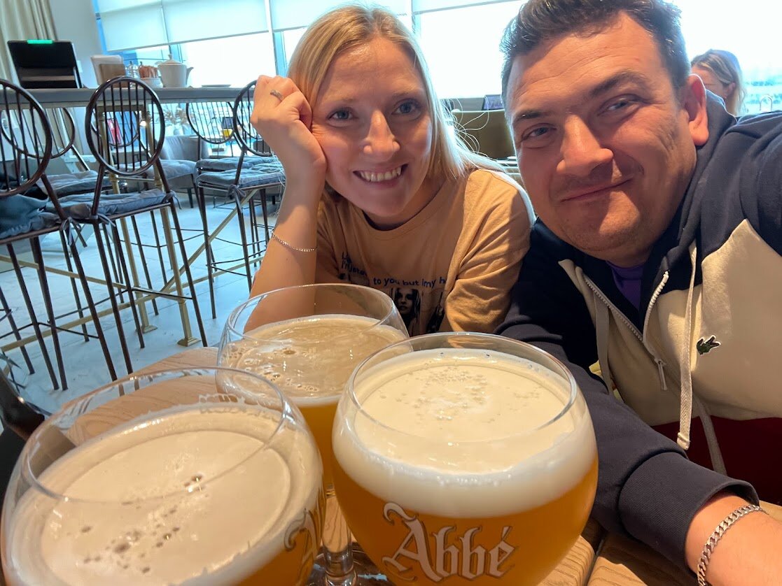 Я, Ксюша и пиво. Аэропорт Домодедово.