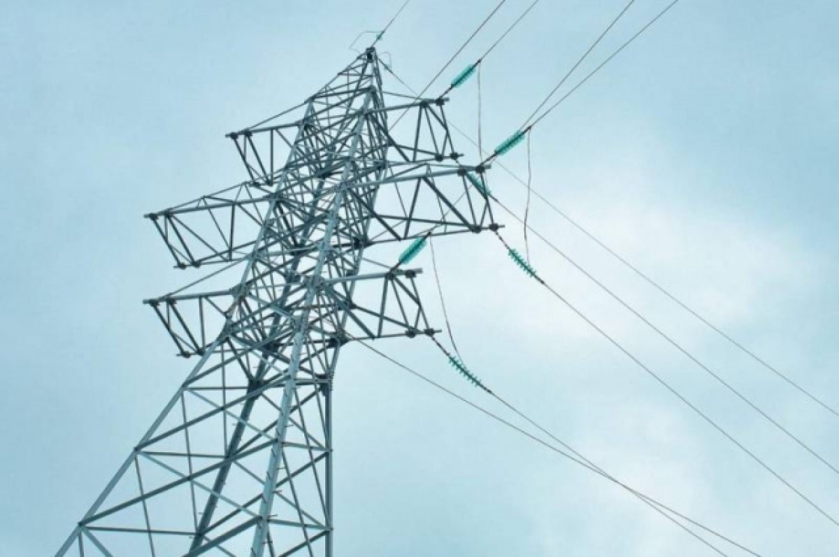    135 бригад энергетиков восстанавливают электроснабжение в Псковской области