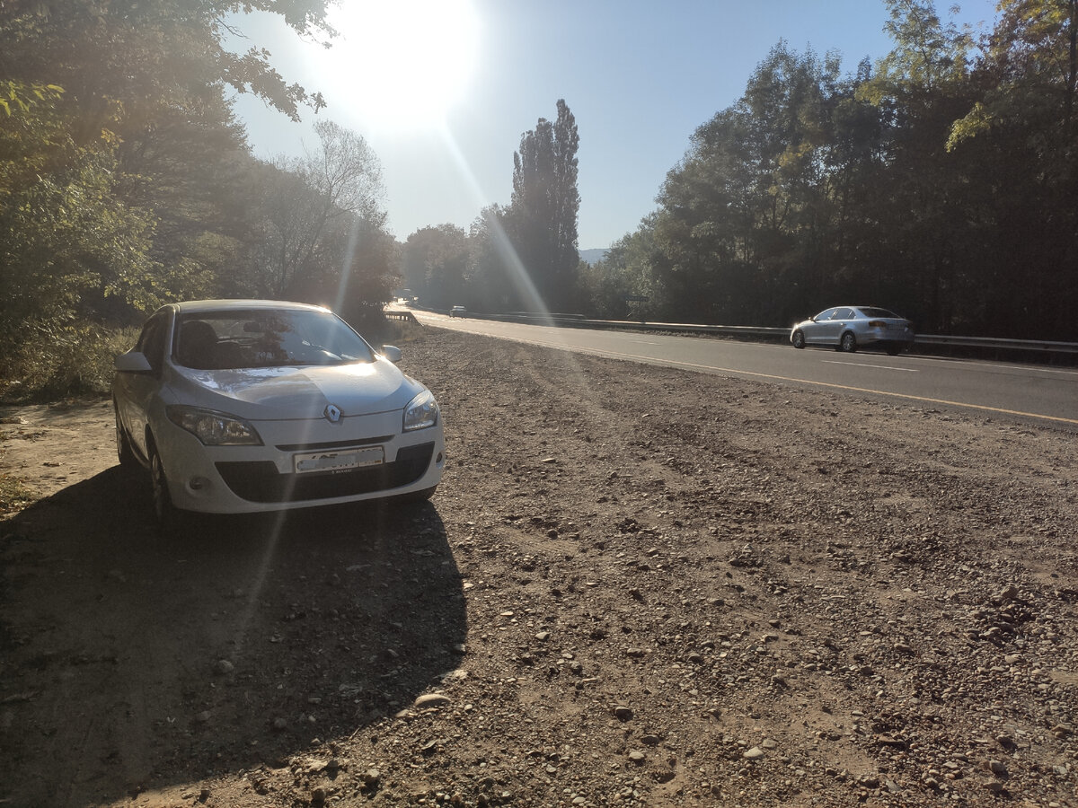 Машину оставили сразу за мостом через реку Кожухарь.