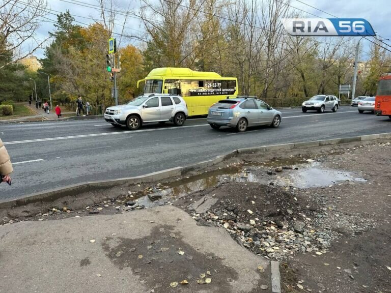    Жители Оренбурга возмущены состоянием пешеходного перехода на проспекте Победы Андрей Севостьянов