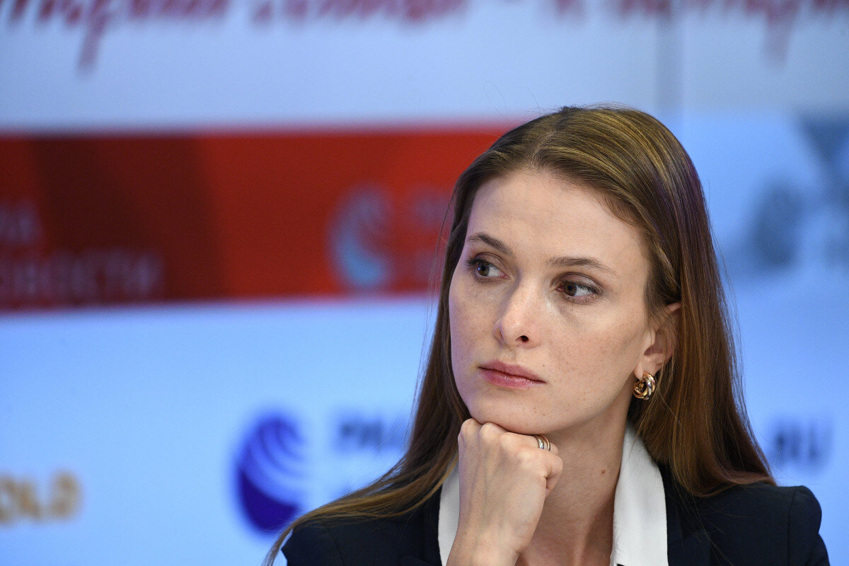 Задумалась? Фото Яндекс.Картинки. 