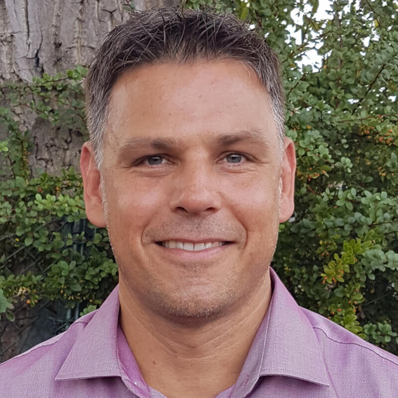 Клас Бушманн. Автор книги «Когда говорят мертвецы».
