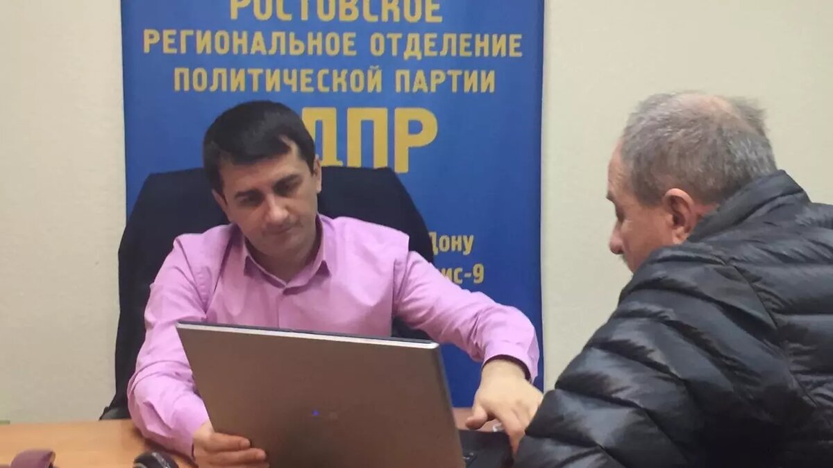     Экс-депутат из Ростова Евгений Федяев сообщил корреспонденту RostovGazeta, что и дальше планирует заниматься общественно-политической деятельностью.