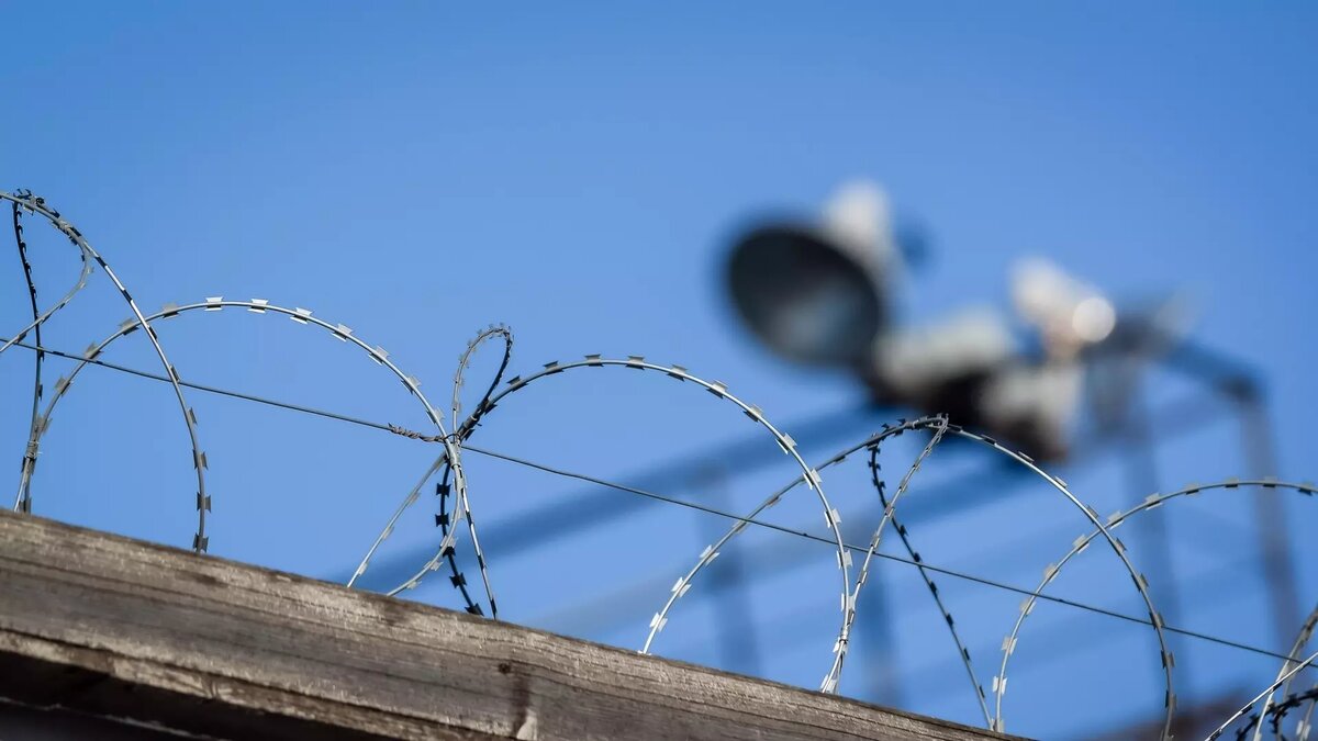     Молодой парень погорел на сбыте наркотиков и хотел откупиться от сотрудника волгоградского управления ФСБ, сообщает пресс-служба силового ведомства.