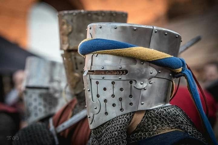 Тот самый рыцарь.