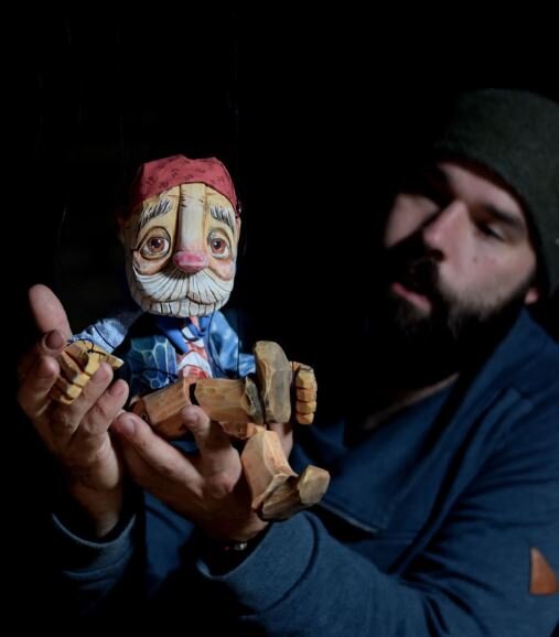 Людек и его работа "Моряк". Фото: https://burianmarionette.artstation.com/