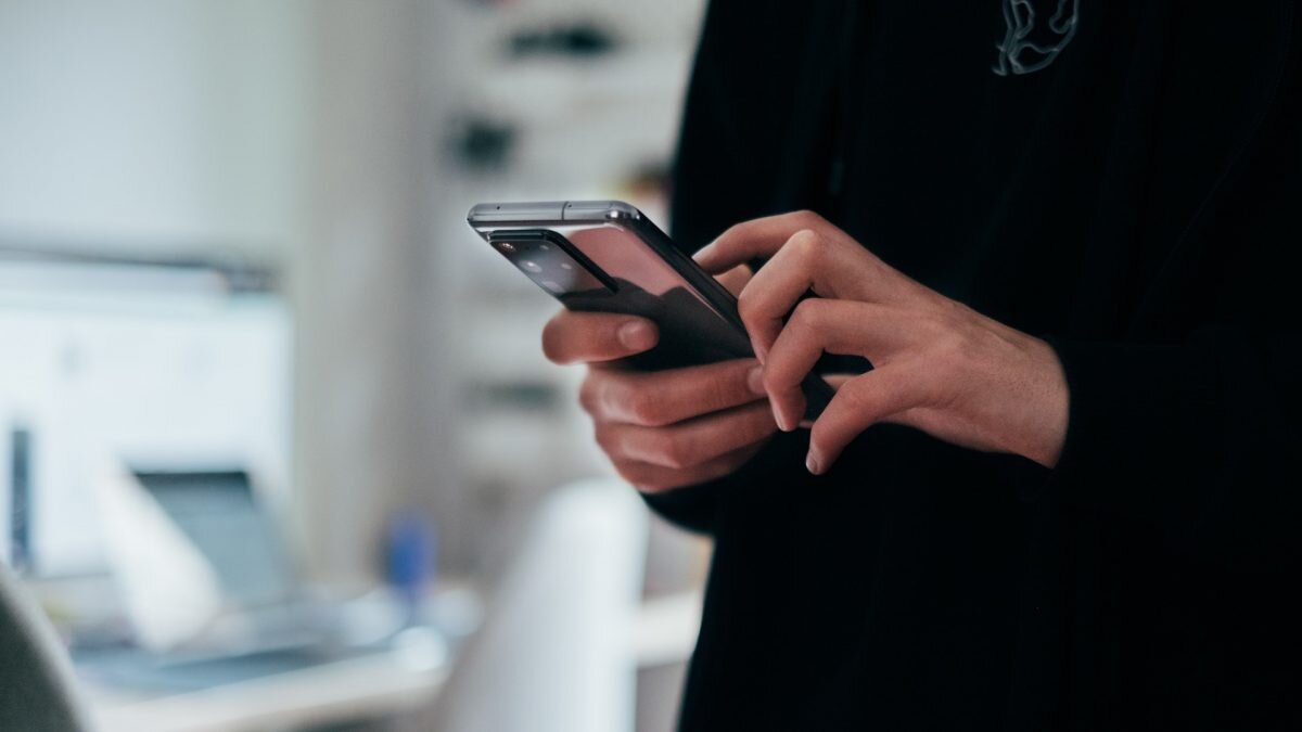    Фото: Jonas Leupe / Unsplash Август Макаров