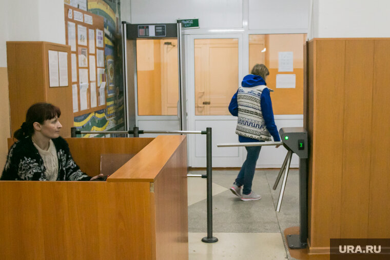    Неизвестный залез в стол вахтера, пока его не было на месте (архивное фото)