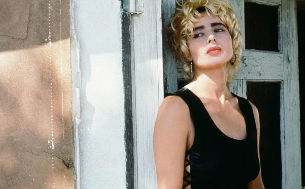 Изабелла Росселлини в фильме "Дикие сердцем" (1990)
