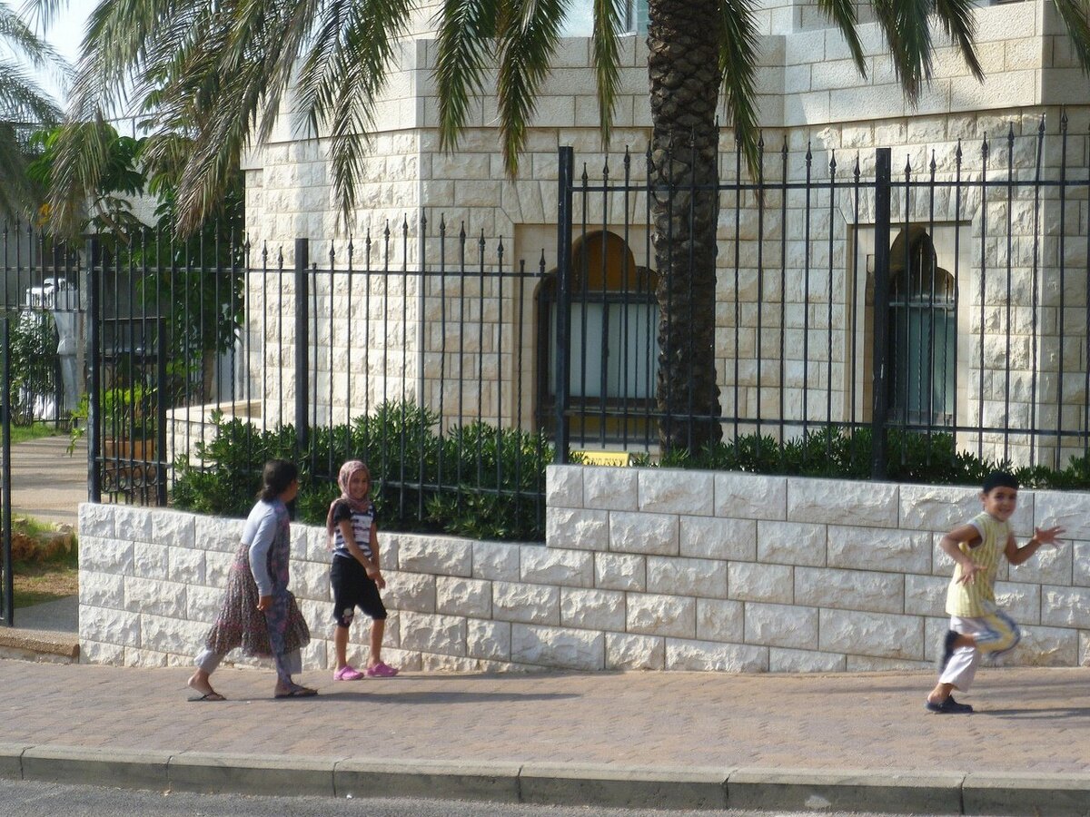 Источник фото: https://wikiway.com/izrail/photo/gorodov/#gallery-25